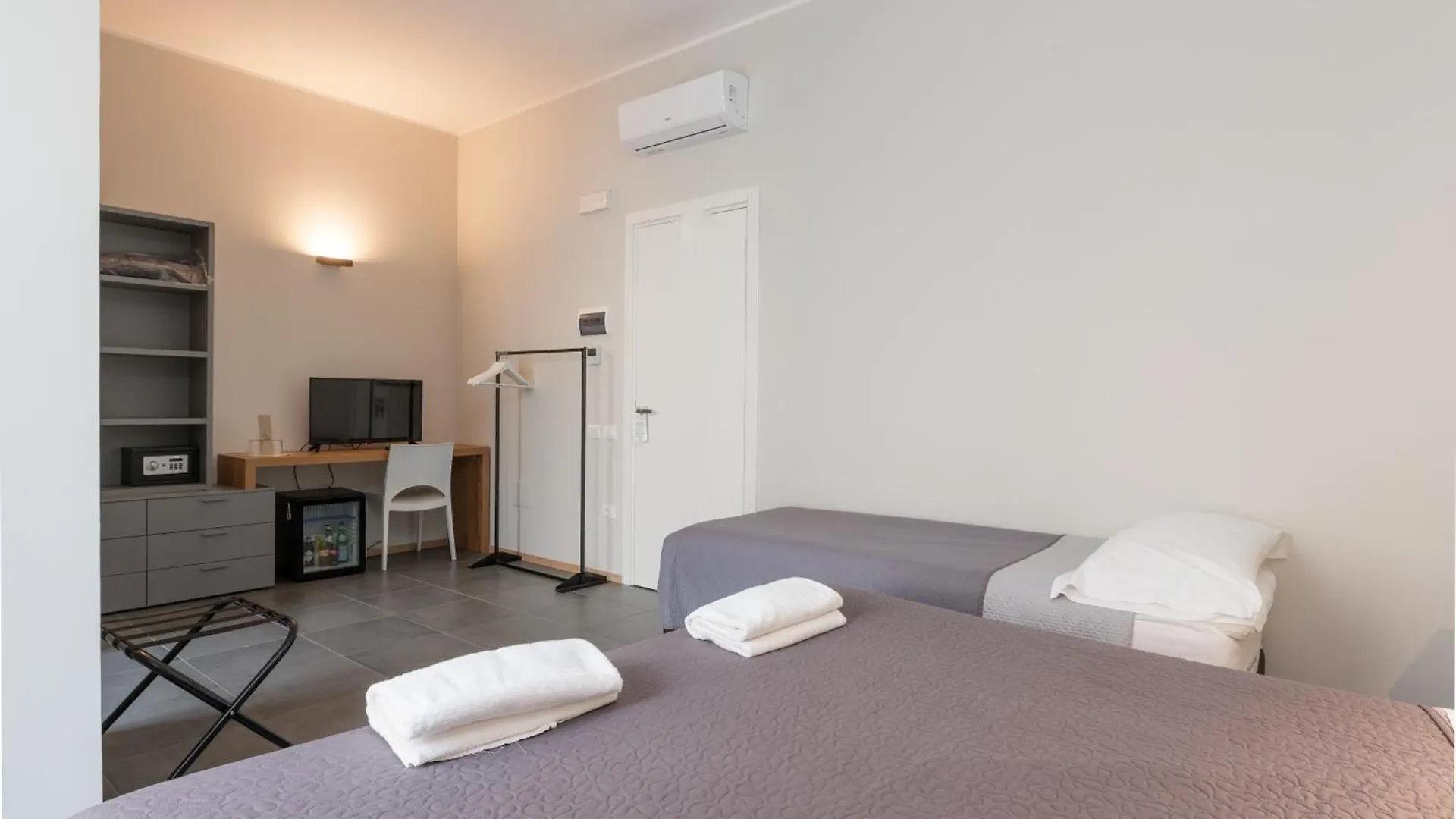 Hotel Perla 카스틸리오네 델라 페스카이아 3*,  이탈리아
